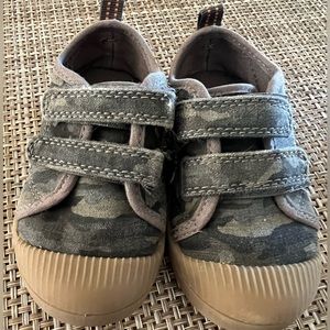 Cat & Jack Toddler Shoes size 7
